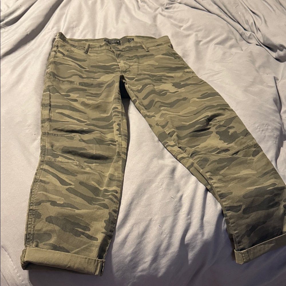 Lucky Brand Women's Camouflage Cropped Pants
